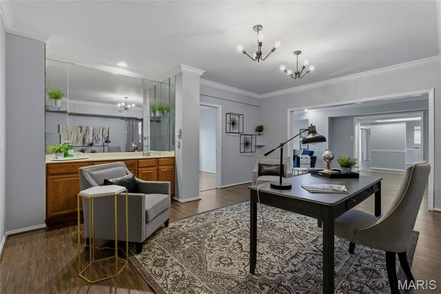 250 S Brentwood Boulevard 1J, Clayton, MO 63105