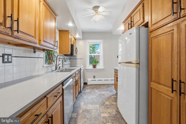198 W LINCOLN AVE, Telford, PA 18969