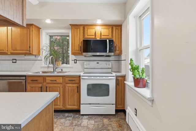 198 W LINCOLN AVE, Telford, PA 18969