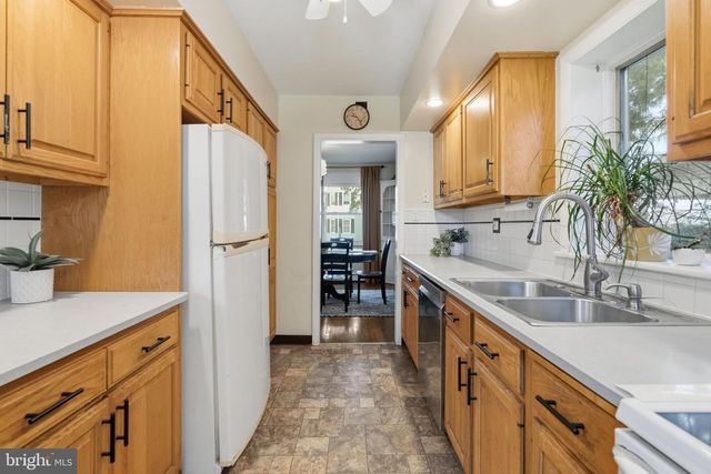 198 W LINCOLN AVE, Telford, PA 18969