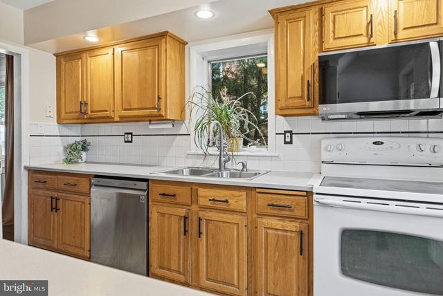 198 W LINCOLN AVE, Telford, PA 18969