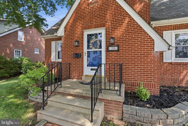 198 W LINCOLN AVE, Telford, PA 18969