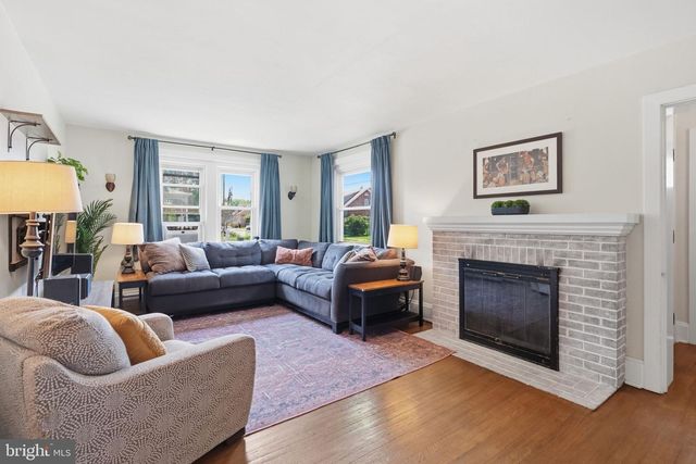 198 W LINCOLN AVE, Telford, PA 18969