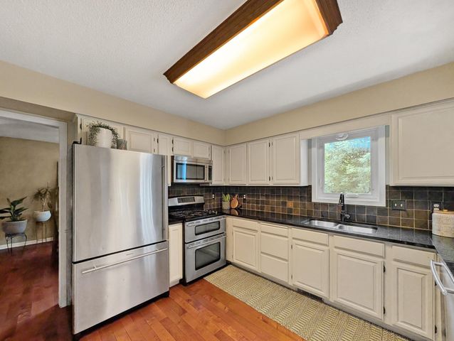 13655 Henna Court, Apple Valley, MN 55124