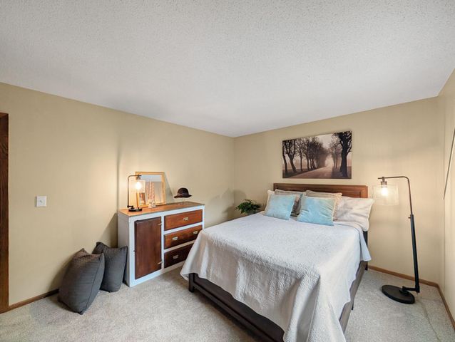 13655 Henna Court, Apple Valley, MN 55124