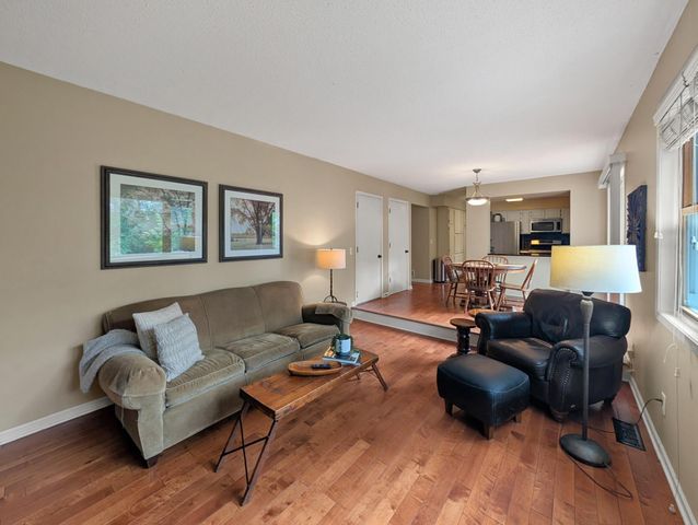 13655 Henna Court, Apple Valley, MN 55124