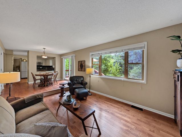 13655 Henna Court, Apple Valley, MN 55124