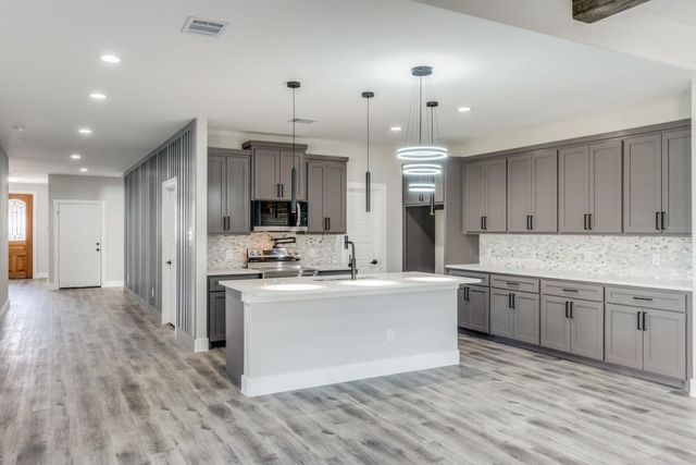 2939 Idaho Avenue, Dallas, TX 75216