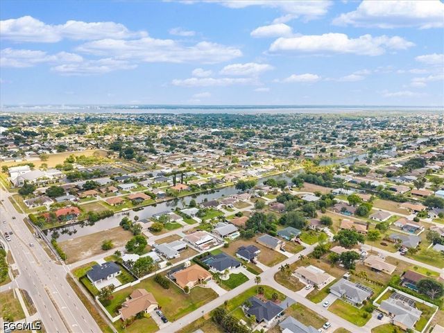 13 SE 20th PL, Cape Coral, FL 33990