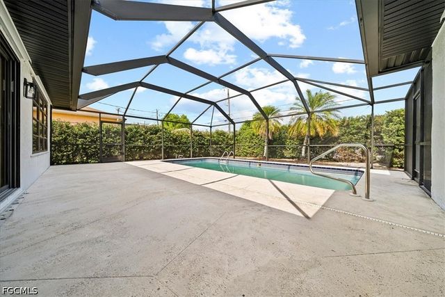 13 SE 20th PL, Cape Coral, FL 33990