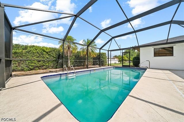 13 SE 20th PL, Cape Coral, FL 33990