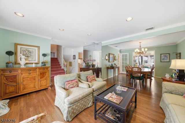 8 Johnston Dr, Morris Twp., NJ 07960