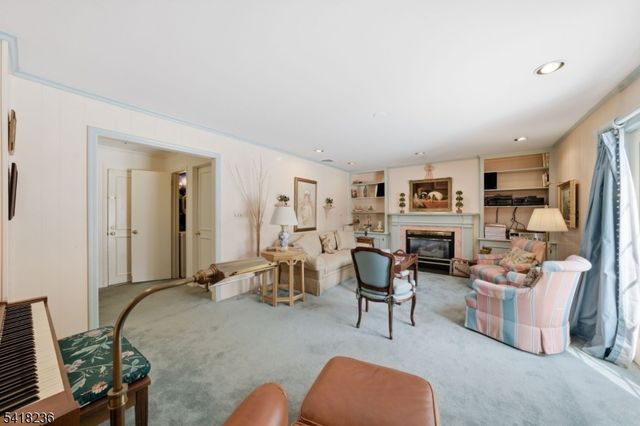 8 Johnston Dr, Morris Twp., NJ 07960