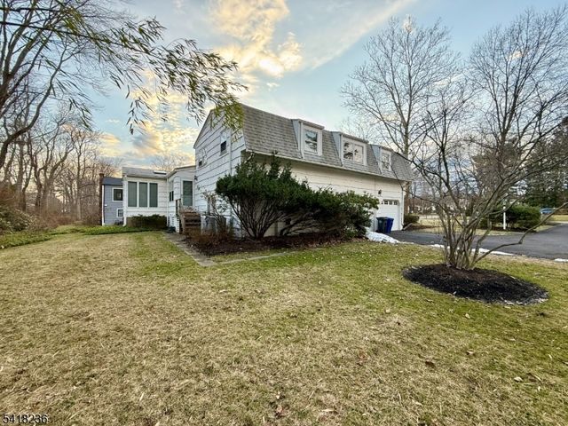 8 Johnston Dr, Morris Twp., NJ 07960