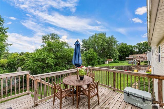 38796 N Kenmore Road, Antioch, IL 60002