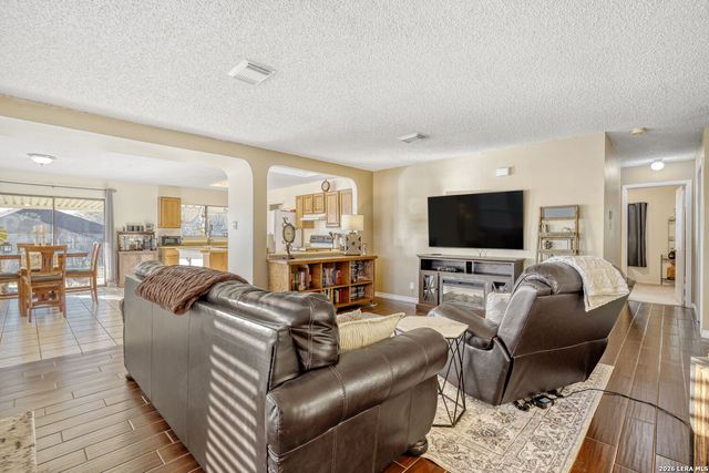 8102 Bent Meadow, Converse, TX 78109