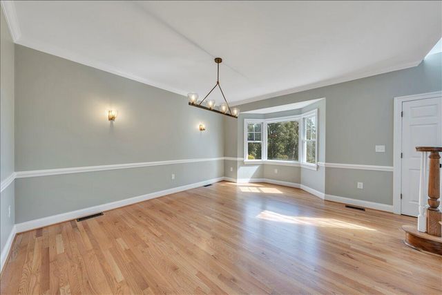 2010 Mountain View RD, Vinton, VA 24179