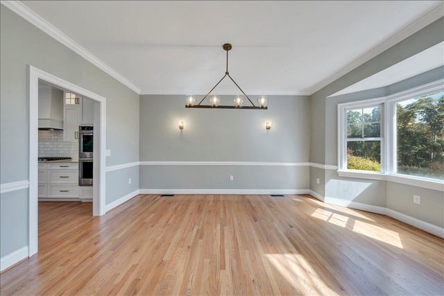 2010 Mountain View RD, Vinton, VA 24179