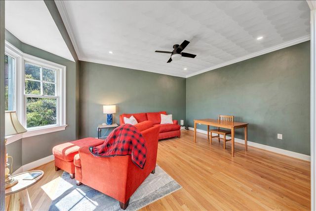 2010 Mountain View RD, Vinton, VA 24179