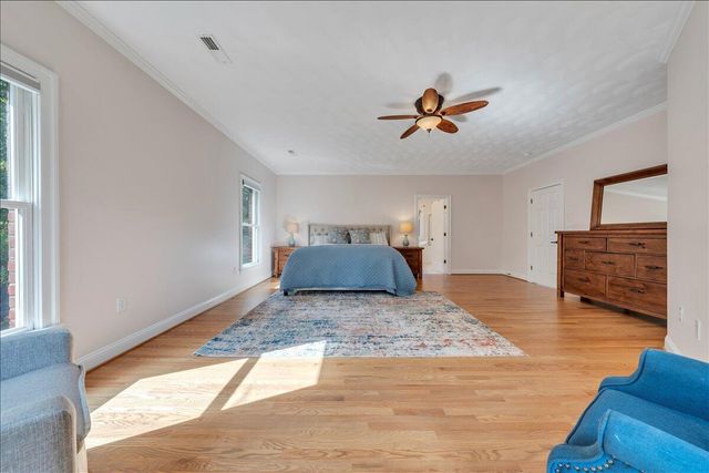 2010 Mountain View RD, Vinton, VA 24179