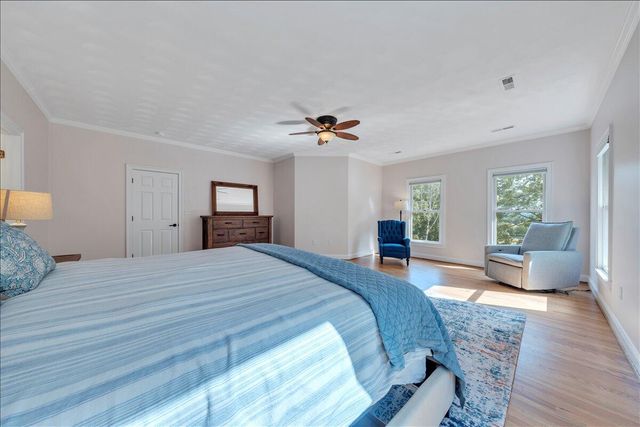 2010 Mountain View RD, Vinton, VA 24179