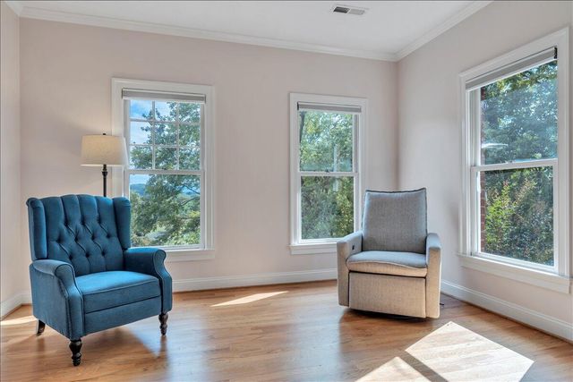2010 Mountain View RD, Vinton, VA 24179