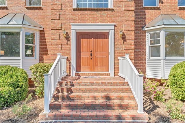 2010 Mountain View RD, Vinton, VA 24179