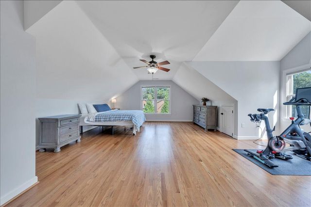 2010 Mountain View RD, Vinton, VA 24179