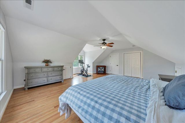 2010 Mountain View RD, Vinton, VA 24179
