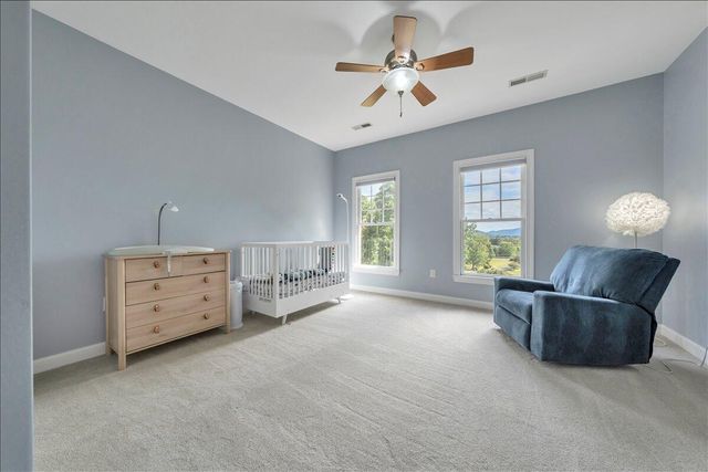 2010 Mountain View RD, Vinton, VA 24179