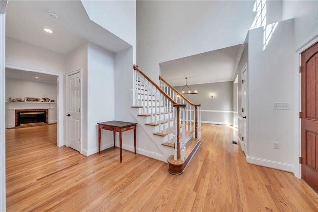 2010 Mountain View RD, Vinton, VA 24179