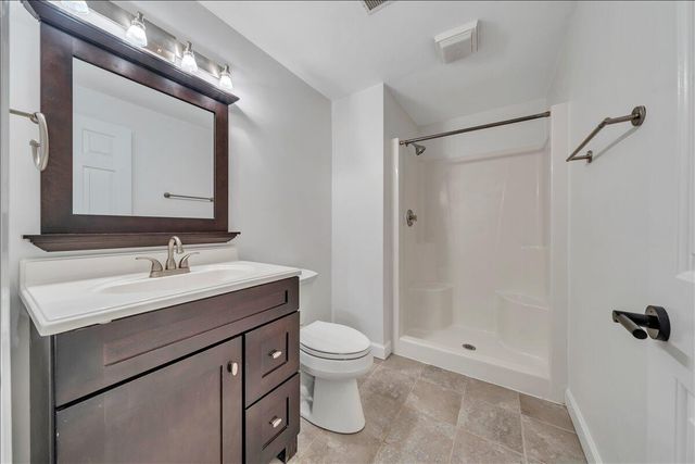 2010 Mountain View RD, Vinton, VA 24179