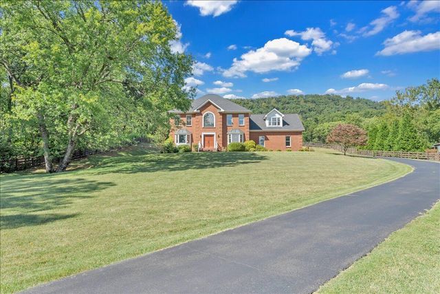 2010 Mountain View RD, Vinton, VA 24179