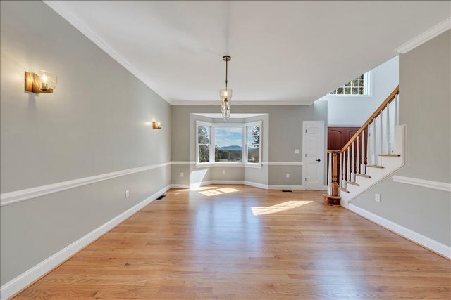 2010 Mountain View RD, Vinton, VA 24179