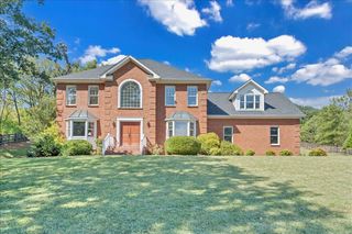 2010 Mountain View RD, Vinton, VA 24179