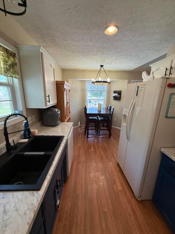4136 Somerset Drive, Battlefield, MO 65619