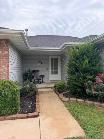 4136 Somerset Drive, Battlefield, MO 65619