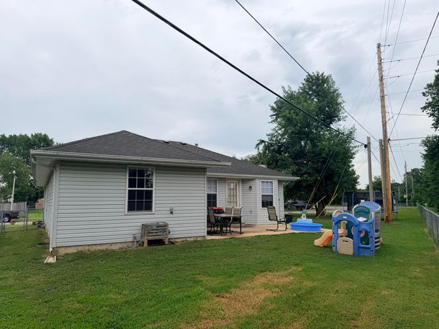 4136 Somerset Drive, Battlefield, MO 65619