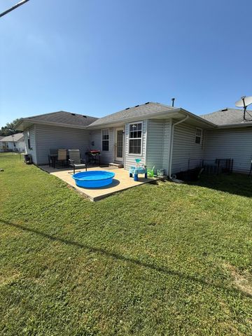 4136 Somerset Drive, Battlefield, MO 65619