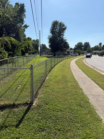 4136 Somerset Drive, Battlefield, MO 65619