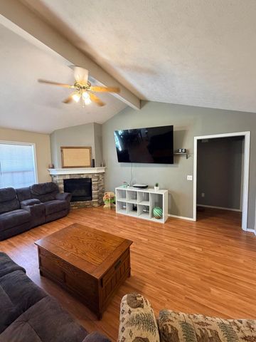 4136 Somerset Drive, Battlefield, MO 65619