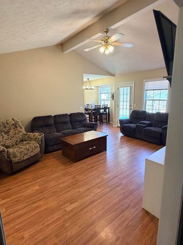 4136 Somerset Drive, Battlefield, MO 65619