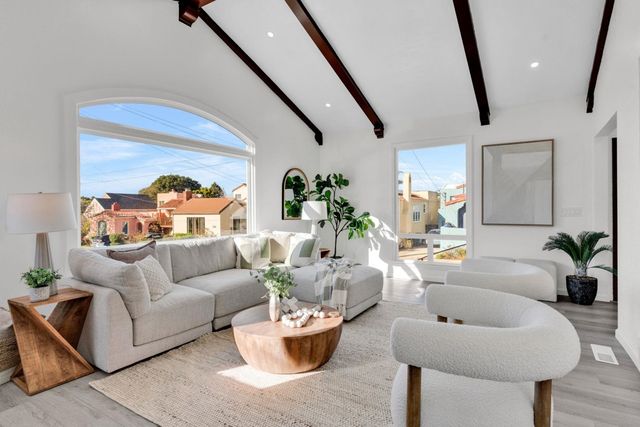 1482 Lincoln, Berkeley, CA 94702