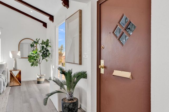 1482 Lincoln, Berkeley, CA 94702