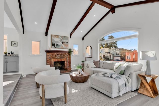 1482 Lincoln, Berkeley, CA 94702