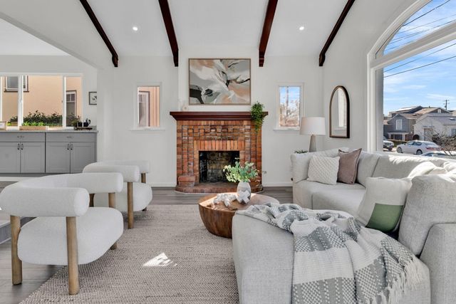 1482 Lincoln, Berkeley, CA 94702