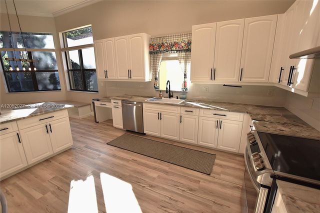 10086 Noceto Way, Boynton Beach, FL 33437
