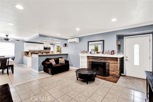 7117 Lugo, Paramount, CA 90723