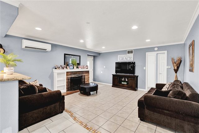 7117 Lugo, Paramount, CA 90723