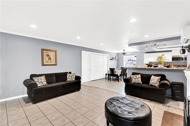 7117 Lugo, Paramount, CA 90723